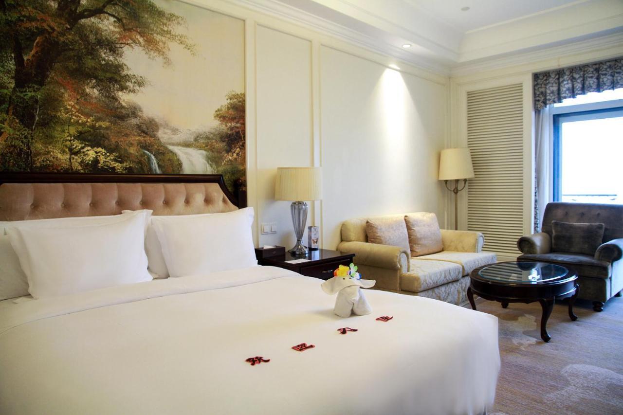 Crowne Plaza Ocean Spring Resort By Ihg Jimo Εξωτερικό φωτογραφία
