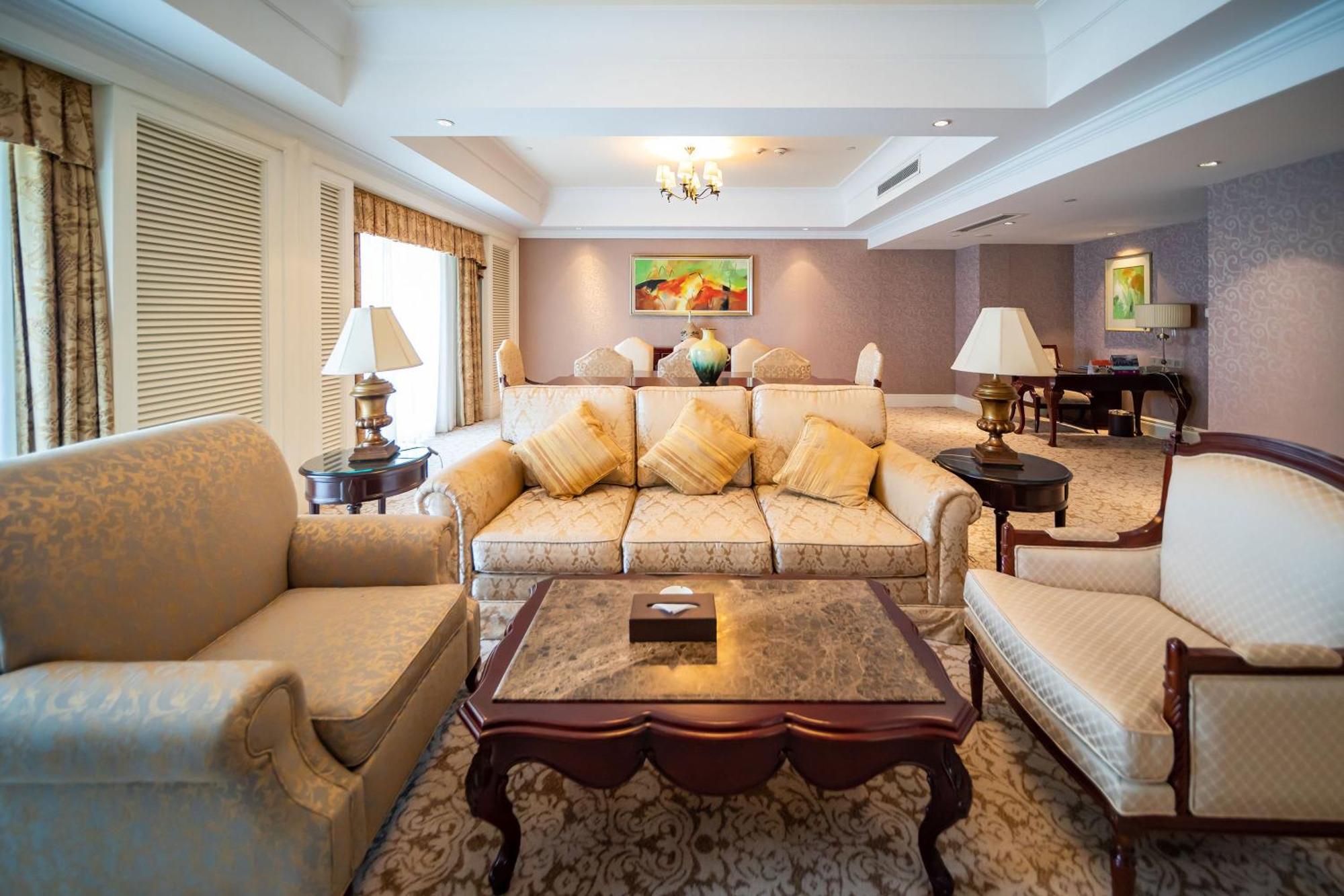Crowne Plaza Ocean Spring Resort By Ihg Jimo Εξωτερικό φωτογραφία