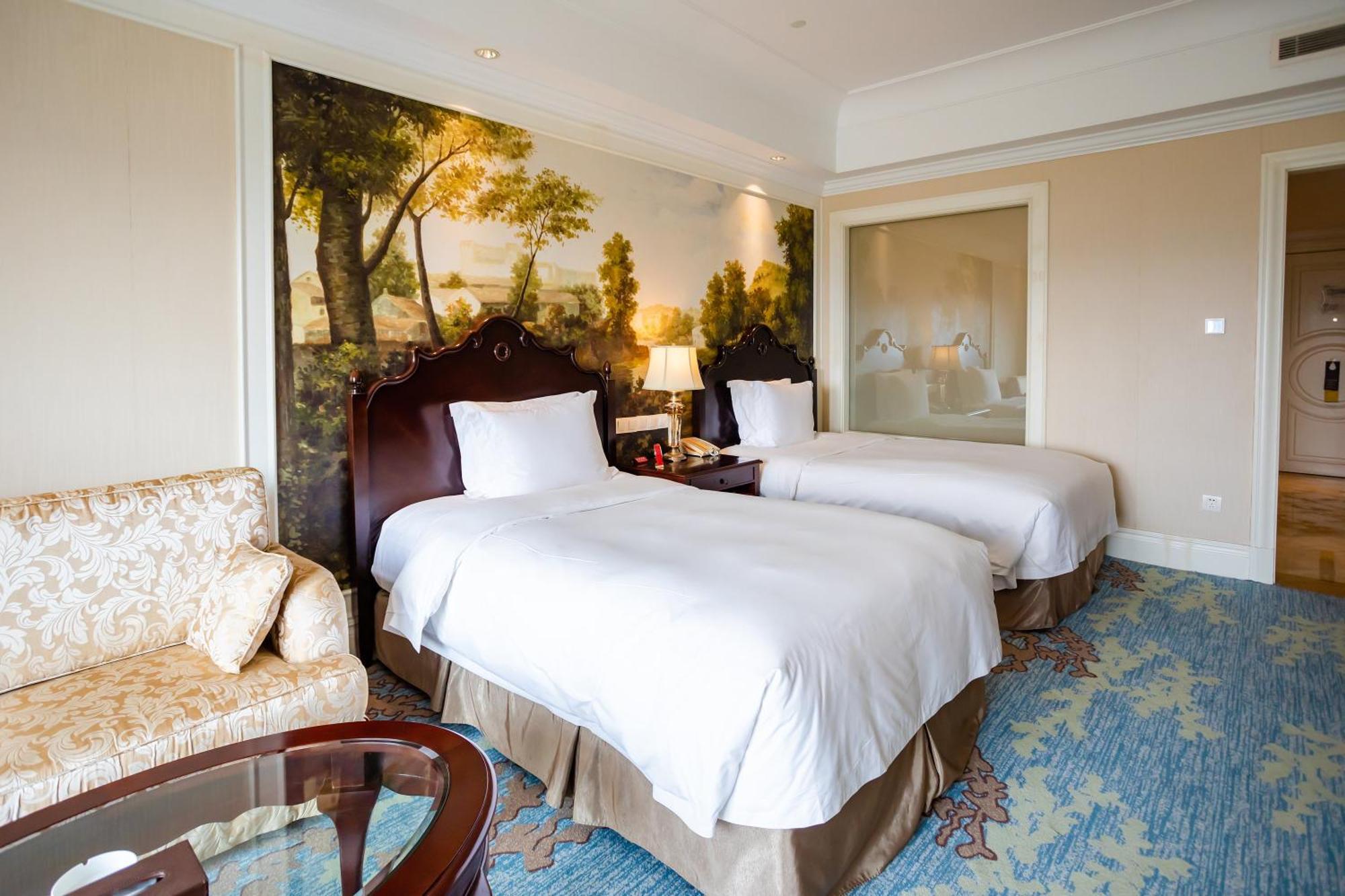 Crowne Plaza Ocean Spring Resort By Ihg Jimo Εξωτερικό φωτογραφία