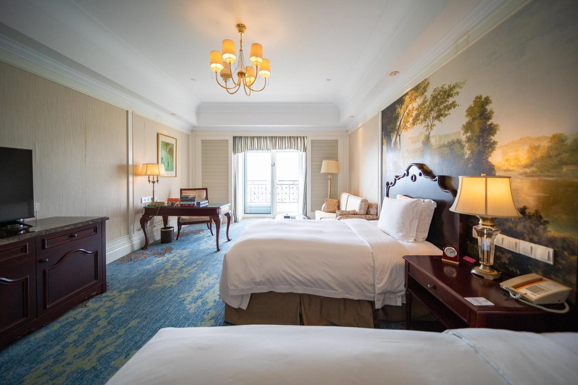 Crowne Plaza Ocean Spring Resort By Ihg Jimo Εξωτερικό φωτογραφία