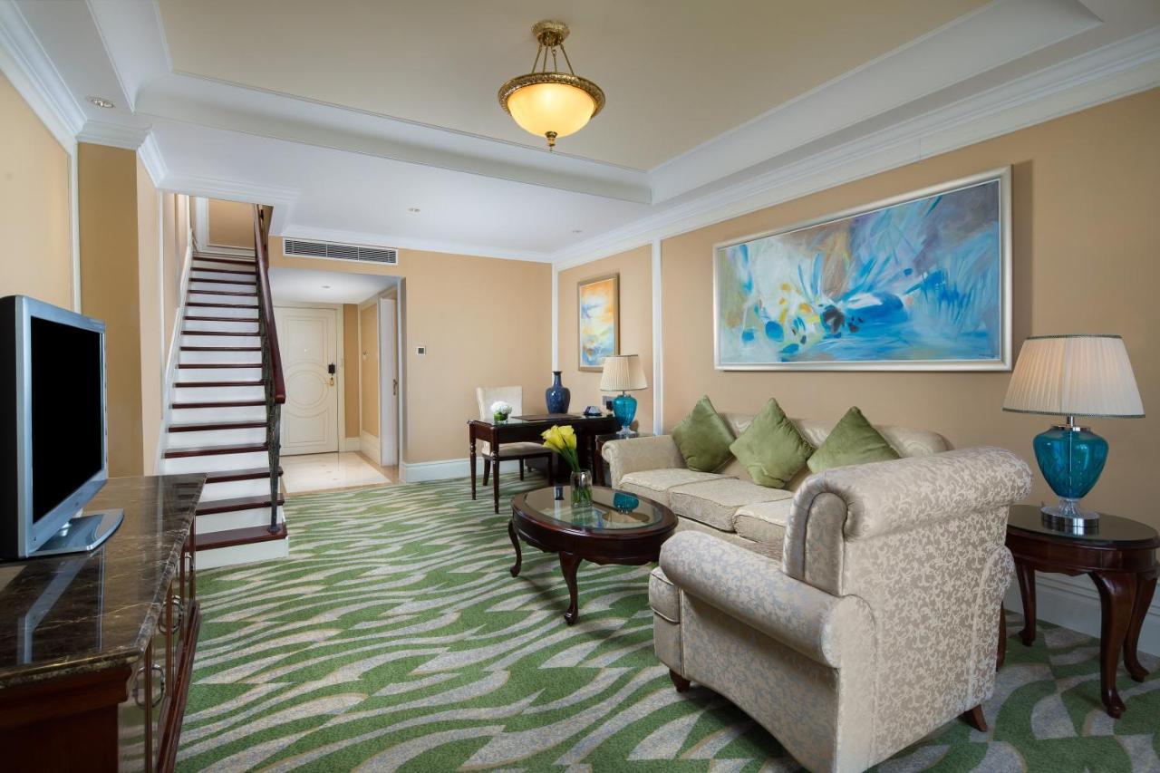 Crowne Plaza Ocean Spring Resort By Ihg Jimo Εξωτερικό φωτογραφία